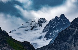 Заснеженные вершины Тянь-Шаня