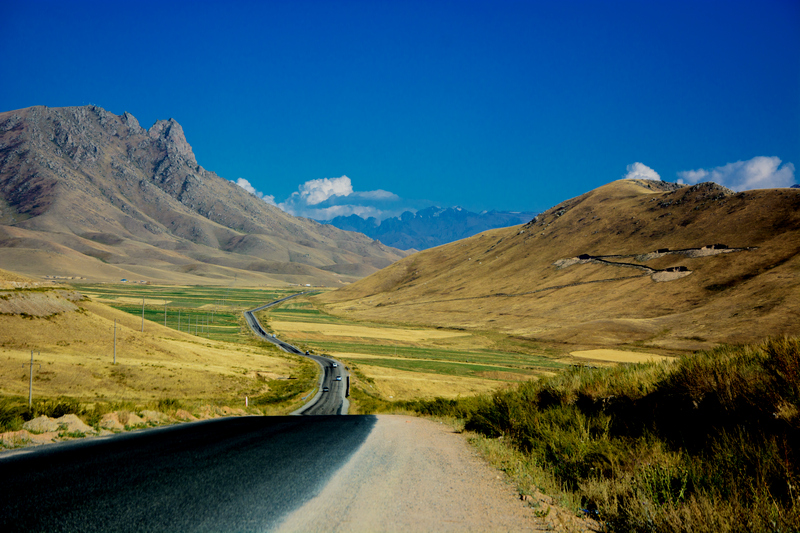 Горная дорога в долине